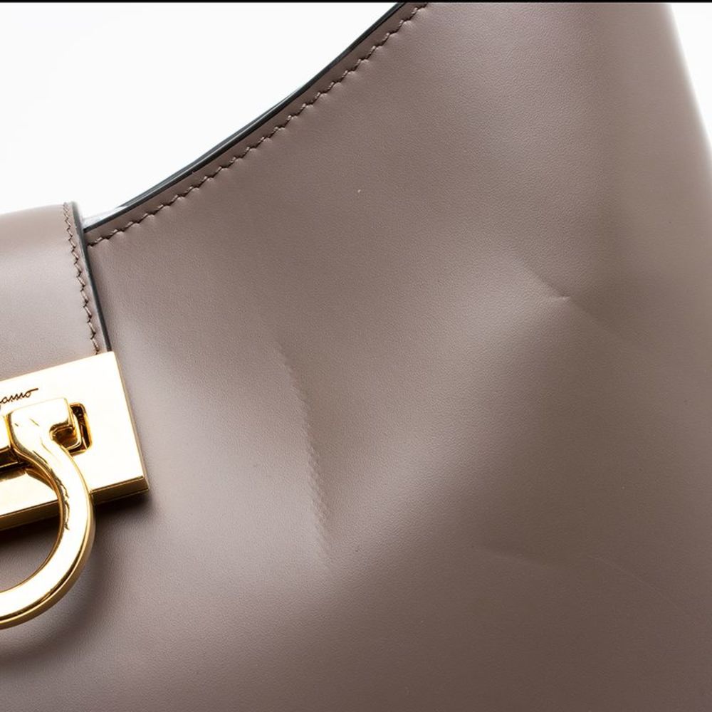 Salvatore Ferragamo Leather Gancio Trifolio Large Shoulder Bag - Picture 14 of 15
